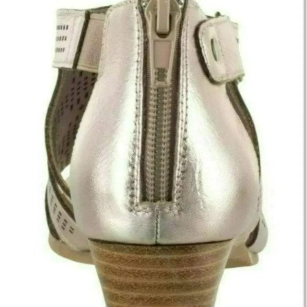 Bella Vita Quinby Chop Out Wedge Sandals-8 - Picture 4 of 8